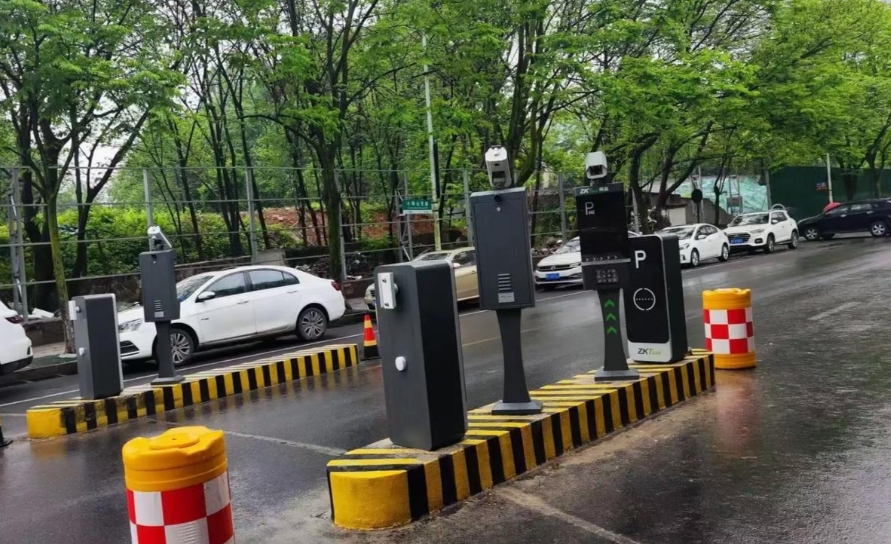 Ultimate 2025 Buyer's Guide: Digital Marquee Signs for Parking with IP65 & Energy-Saving Tech